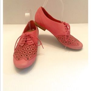 Raspberry Clark’s Oxfords